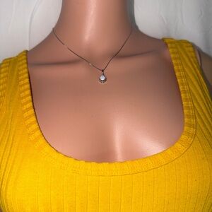 Elegant Silver Necklace with Clear Gemstone